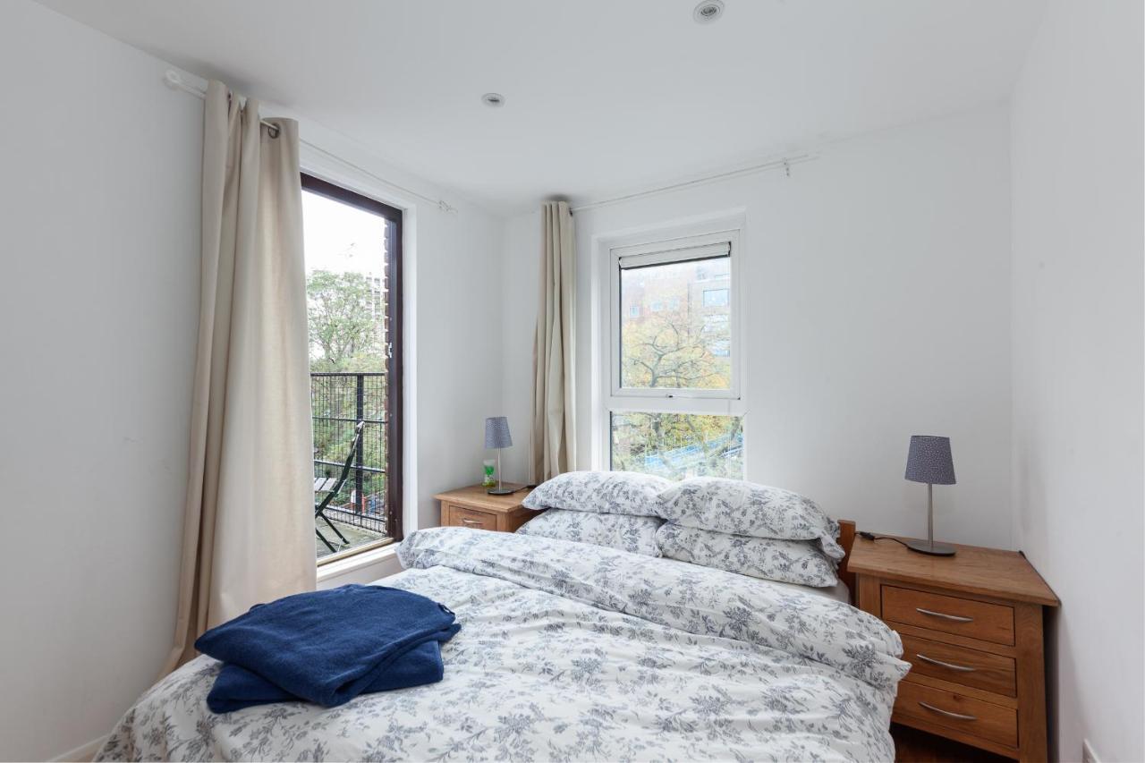 White City Apartment Лондон Екстериор снимка