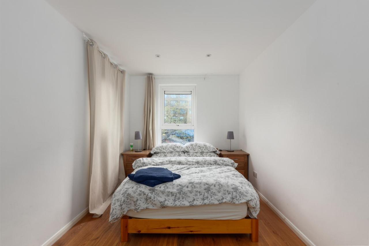 White City Apartment Лондон Екстериор снимка