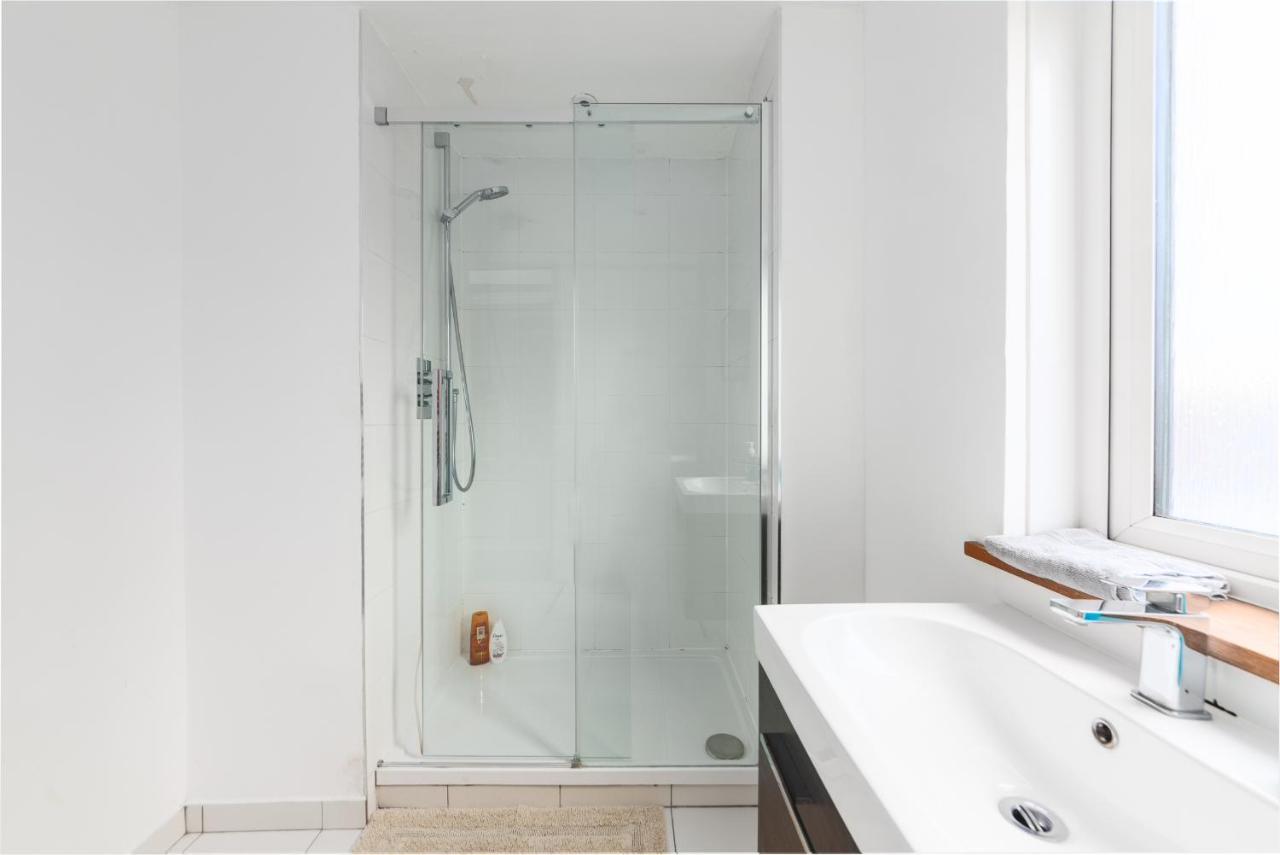 White City Apartment Лондон Екстериор снимка