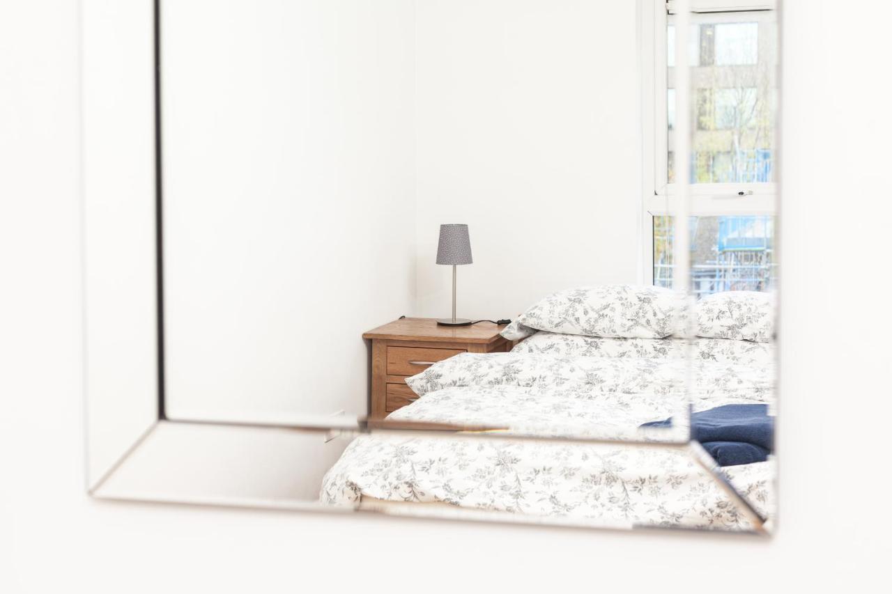 White City Apartment Лондон Екстериор снимка